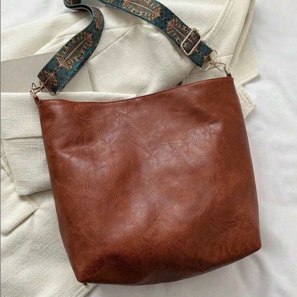 ⚠️Clearance Brown Leather Tote Bag with Patterned Blue Strap - Picture 6 of 7